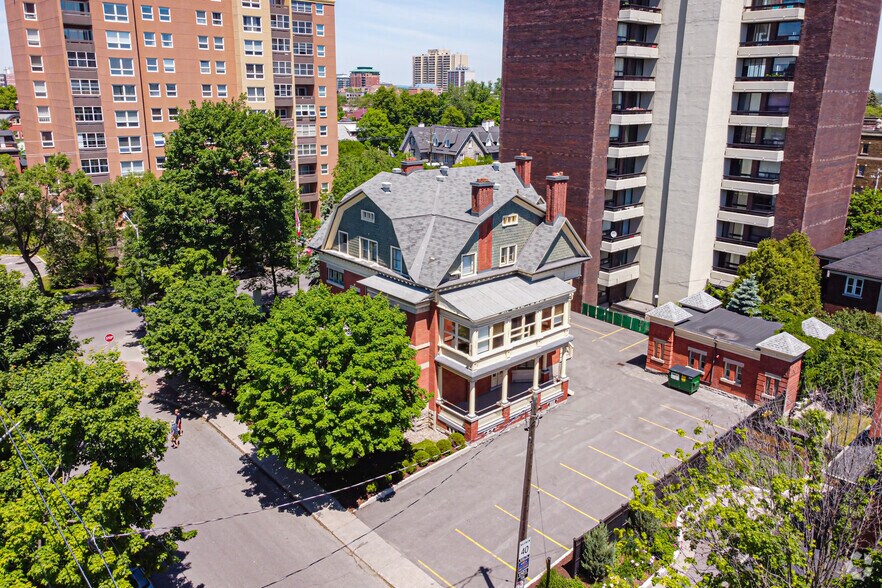 More Photos Of 5 Blackburn Ave, Ottawa Office For Sale