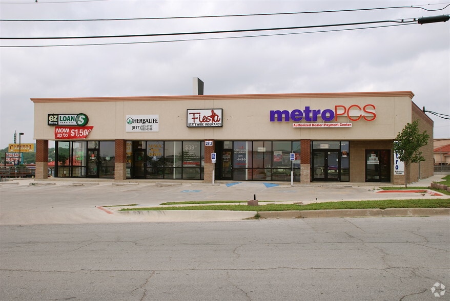 Primary Photo Of 2813 N Commerce St, Fort Worth Storefront Retail Office For Lease