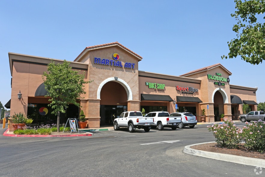 More Photos Of 9433-9447 N Fort Washington Rd, Fresno Unknown For Lease