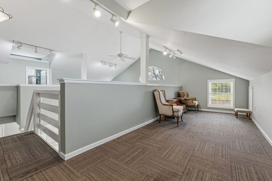 More Photos Of 9317 S Johnstown-Alexandria Rd, Johnstown Horse Stables For Sale