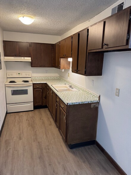 More Photos Of 1256 SW Fillmore St, Topeka Apartments For Sale