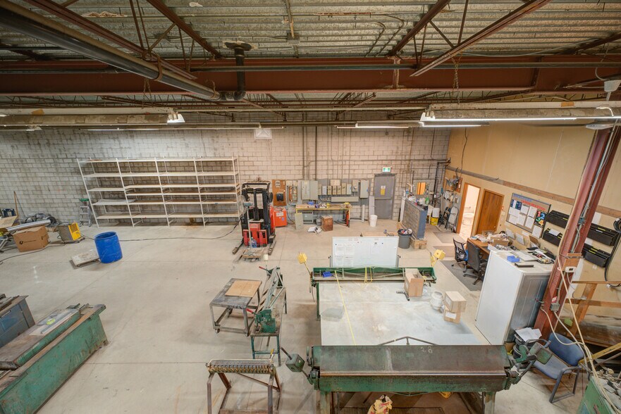 More Photos Of 114 Easton Rd, Brantford Industrial For Sale