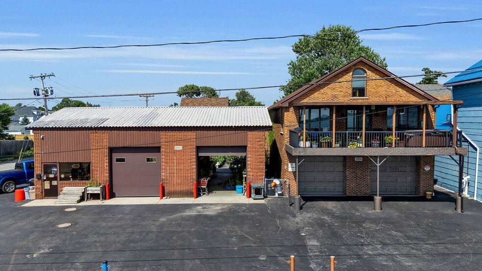 Primary Photo Of 2809 River Rd, Buffalo Flex For Sale