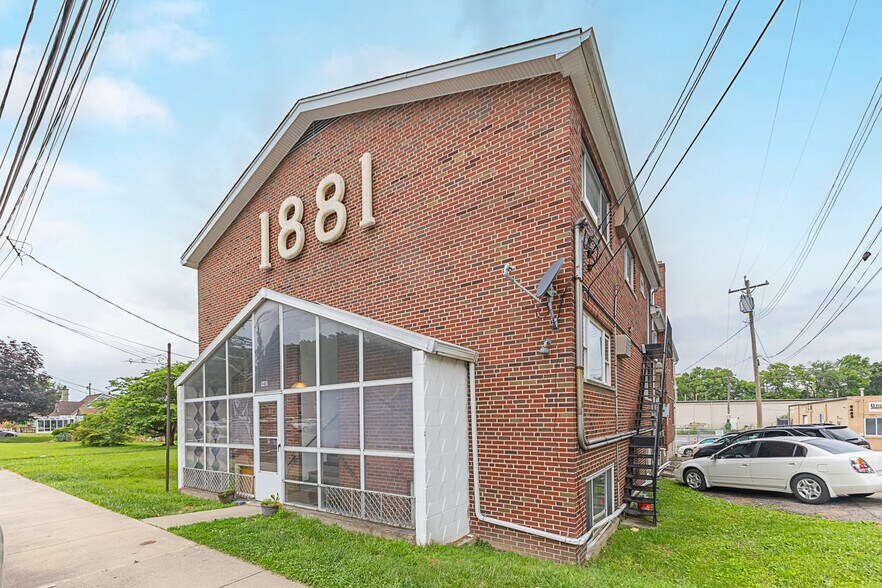 Primary Photo Of 9481 Reading Rd, Cincinnati Apartments For Sale
