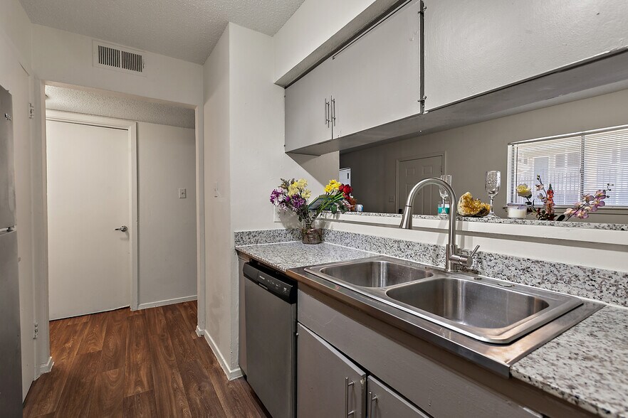 More Photos Of , Austin Multifamily For Sale
