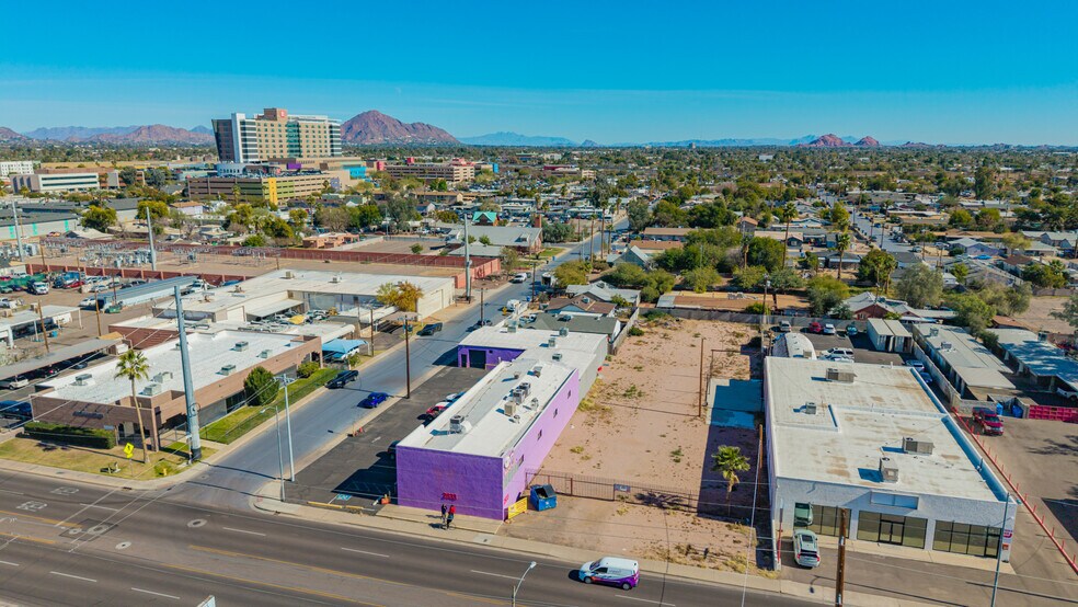More Photos Of 2533 N 16th St, Phoenix Showroom For Sale