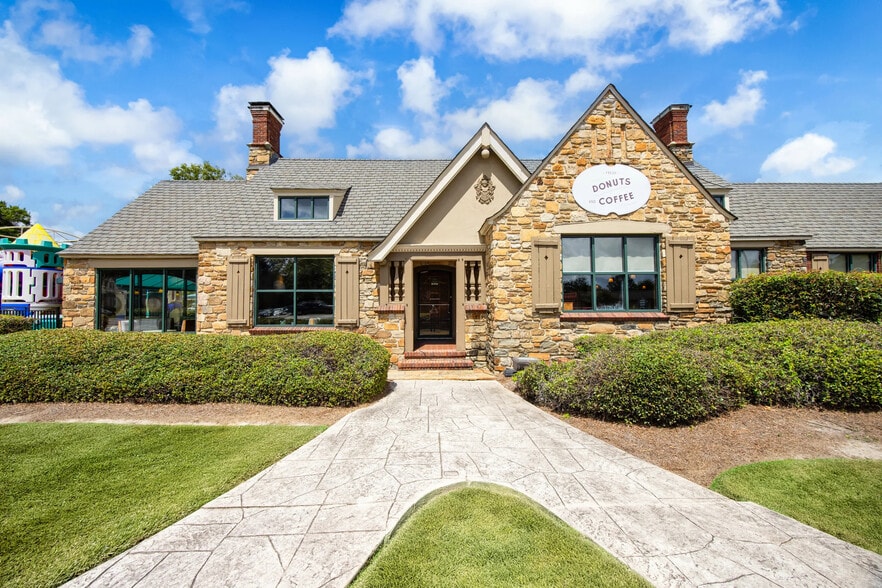 More Photos Of 2033 Wynnton Rd, Columbus Restaurant For Sale