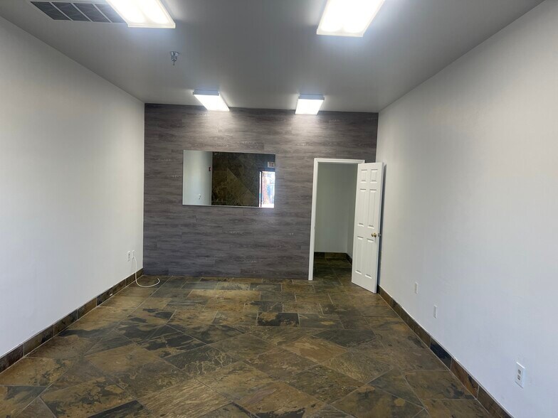 More Photos Of 1000 N Stephanie Pl, Henderson Warehouse For Lease