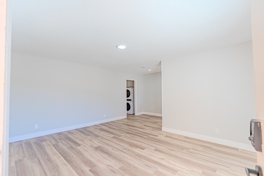 More Photos Of 4659 North Ave, San Diego Apartments For Sale