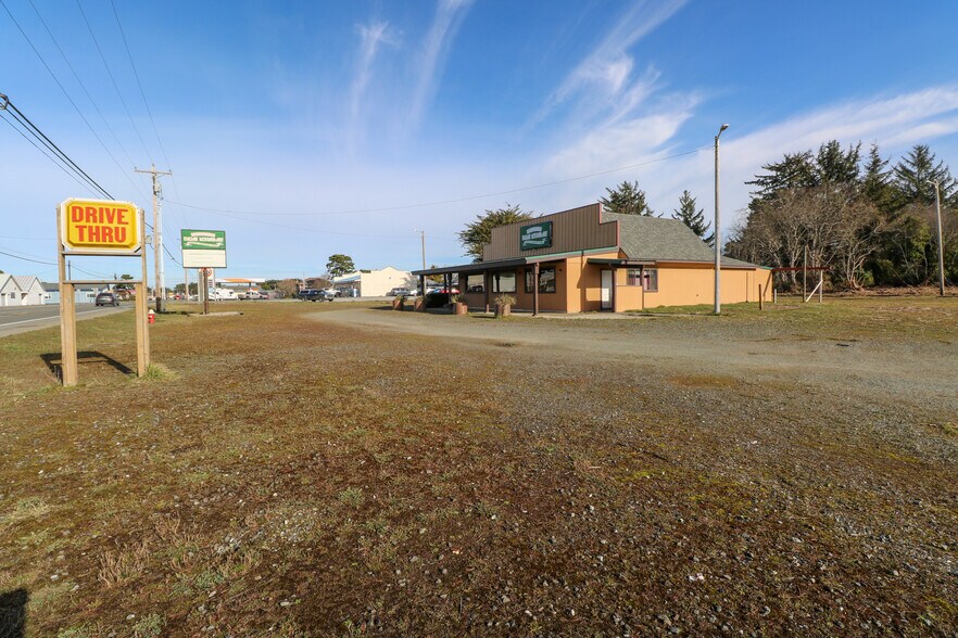 More Photos Of 1455 Oregon, Bandon Restaurant For Sale
