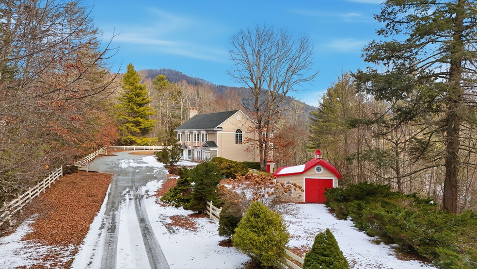 More Photos Of 1644 Broadstone Rd, Banner Elk General Retail For Sale