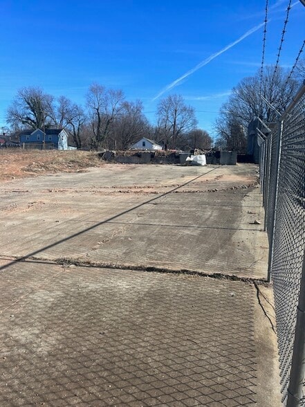 More Photos Of 103 E Harrison St, Reidsville Office For Sale