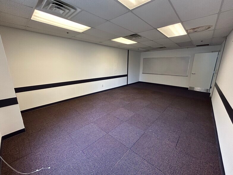 More Photos Of 308 W Rosemary St, Chapel Hill Office For Sale