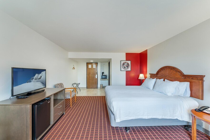 More Photos Of 333 N Main St, Richfield Hotel For Sale