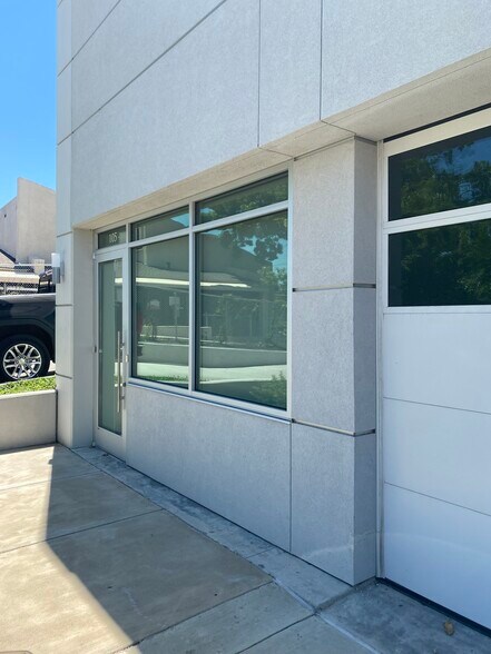 More Photos Of 7037 Twin Hills Ave, Dallas Unknown For Lease