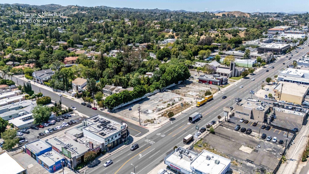 More Photos Of 19348 Ventura Blvd, Tarzana Land For Sale
