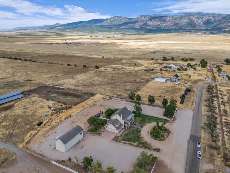 More Photos Of 135 E 200 N, Kanosh Hospitality For Sale