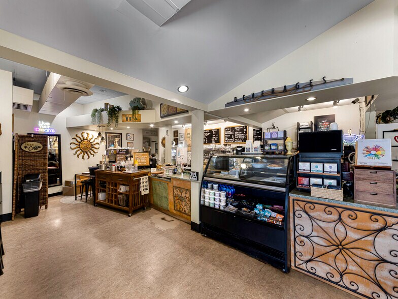 More Photos Of 4615 Stone Mountain Hwy, Lilburn Freestanding For Sale