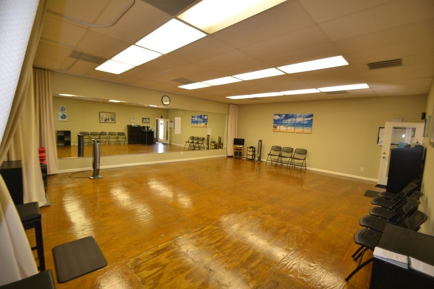 More Photos Of 4 Bradley Park Ct, Columbus Office For Lease