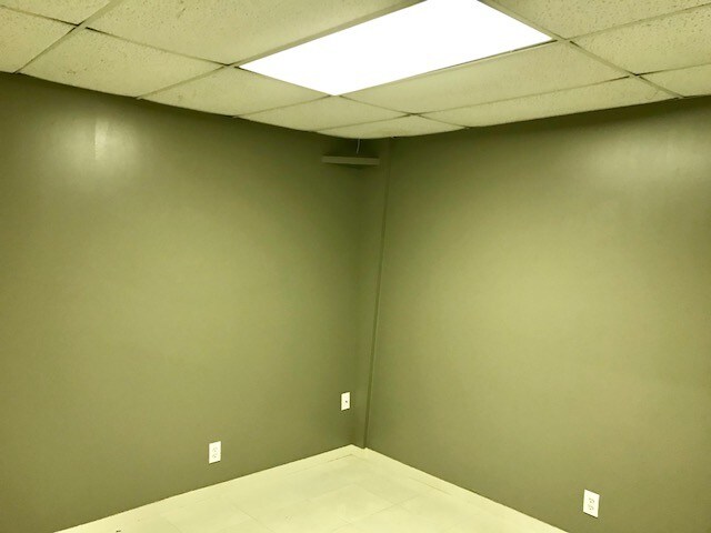 More Photos Of 825 15th St, Lake Park Warehouse For Lease