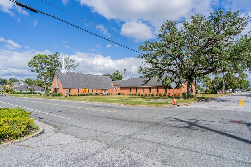 More Photos Of 412 McDonald St, Waycross Specialty For Sale