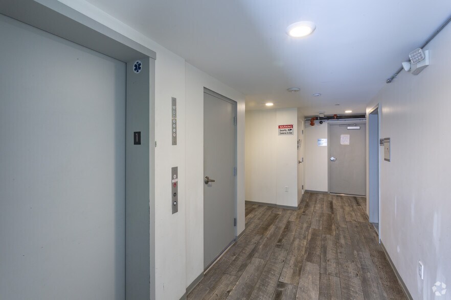 More Photos Of 18528 Chase St, Northridge Apartments For Sale