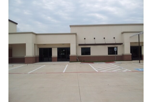 Primary Photo Of 1229 Creekway Dr, Sugar Land Medical For Lease