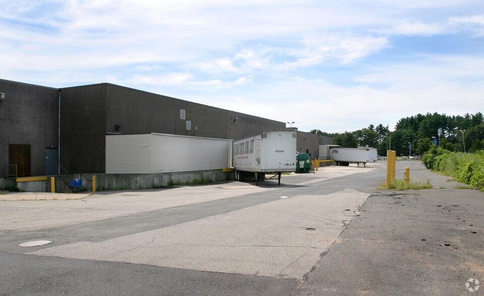 More Photos Of 1522-1534 Boston Rd, Springfield Unknown For Lease