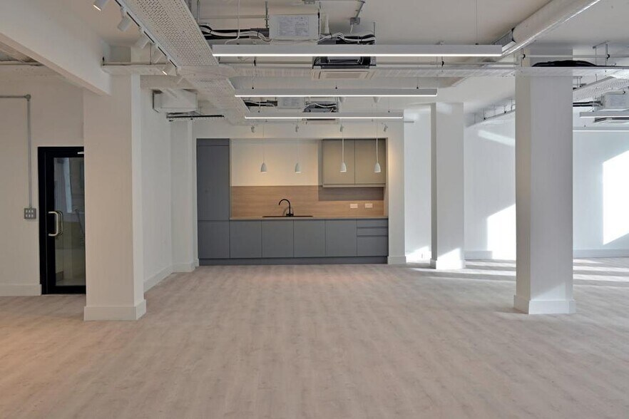 More Photos Of 10-12 Mount St, Manchester Office For Lease
