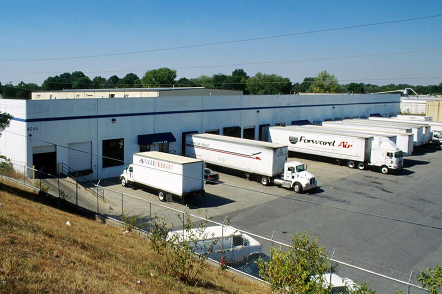 More Photos Of 4644 Louisville Ave, Louisville Warehouse For Lease