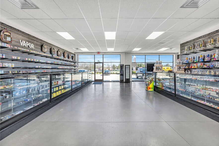 More Photos Of 1301 Ohio Pike, Amelia Storefront For Lease