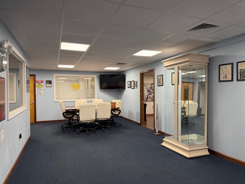 More Photos Of 7 Industrial Rd, Windsor Locks Warehouse For Sale