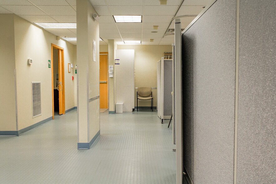More Photos Of 25 Long Creek Dr, South Portland Medical For Sale
