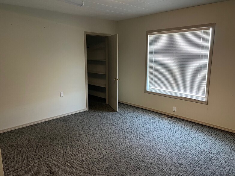 More Photos Of 3104 W Kennewick Ave, Kennewick Office For Lease