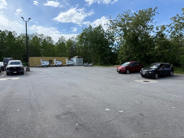 More Photos Of 45 Banfi Plz, Farmingdale Warehouse For Lease