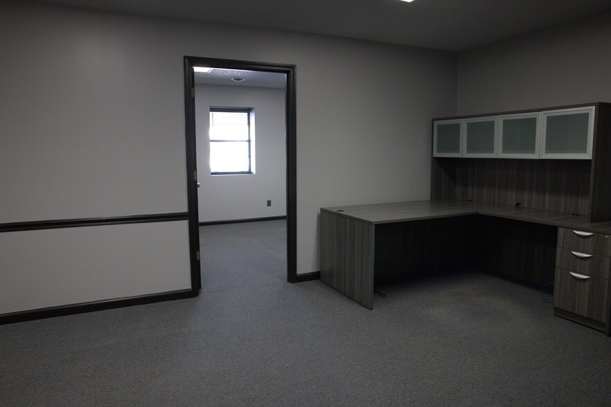 More Photos Of 101 W Shrader St, Liberty Manufacturing For Lease