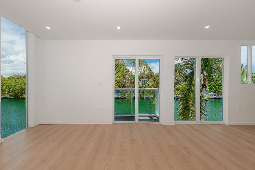 More Photos Of 1975-1985 Calais Dr, Miami Beach Apartments For Sale