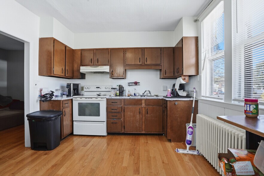 More Photos Of 632 Fall River Ave, Seekonk Apartments For Sale