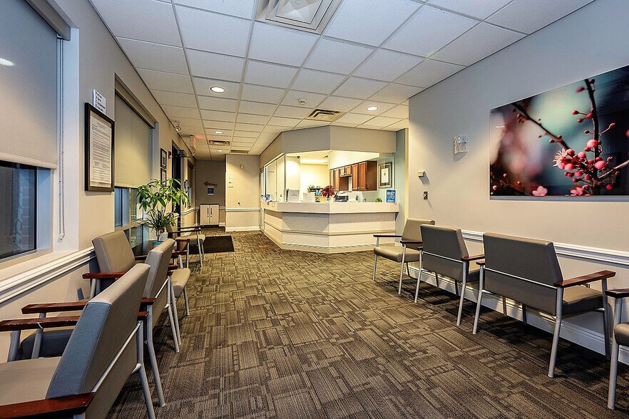 More Photos Of 301-303 Sterling Dr, Orchard Park Medical For Lease
