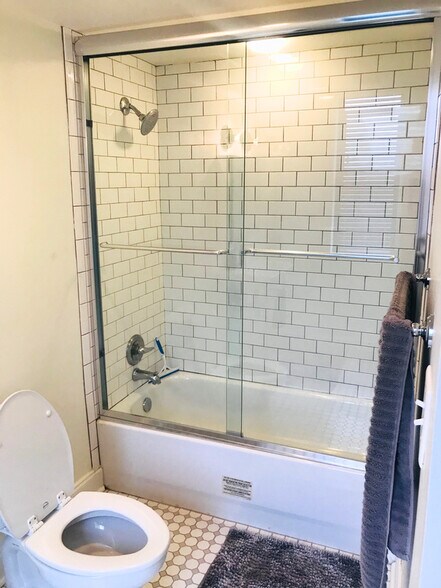 More Photos Of 827 N State St, Jackson Apartments For Sale