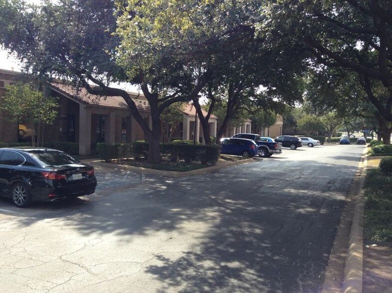 More Photos Of 820-876 N Glenville Dr, Richardson Research And Development For Lease