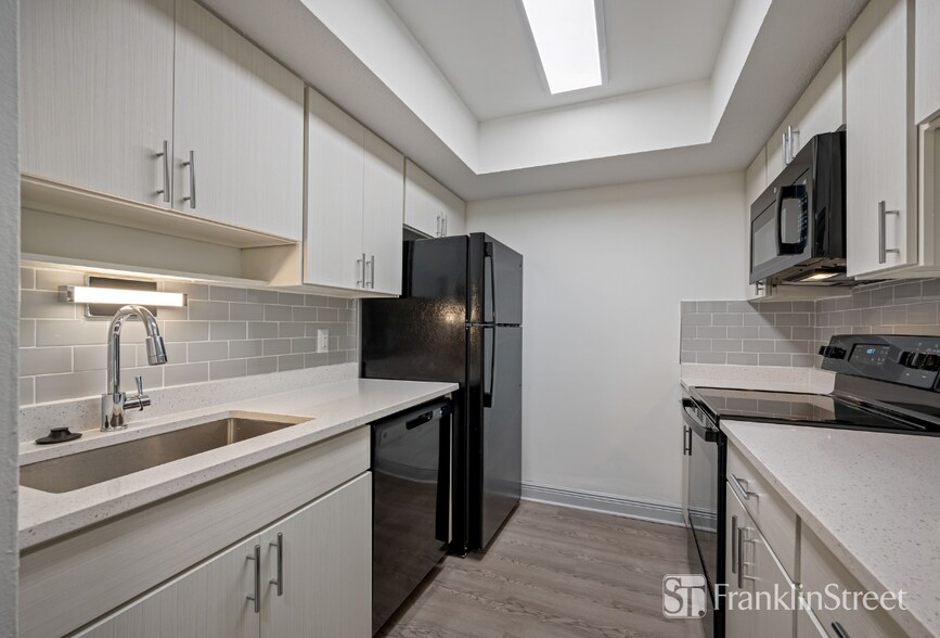 More Photos Of 120 47th Ave N, Saint Petersburg Apartments For Sale