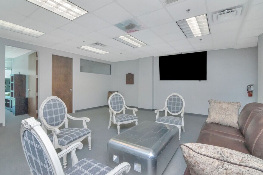 More Photos Of 1208 E Kennedy Blvd, Tampa Apartments For Sale