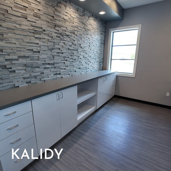 More Photos Of 2220 NW 164th St, Edmond Office For Sale