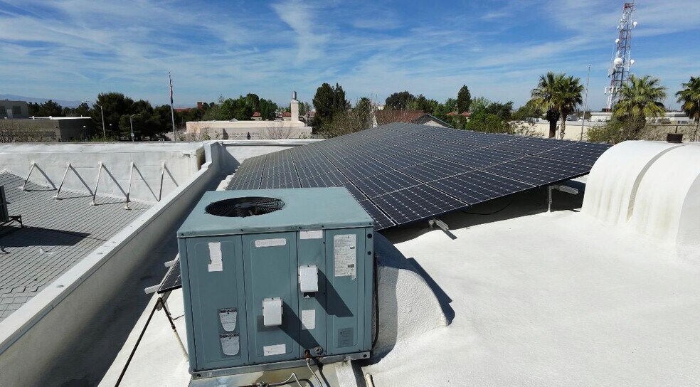 More Photos Of 566 W Lancaster Blvd, Lancaster Office For Sale