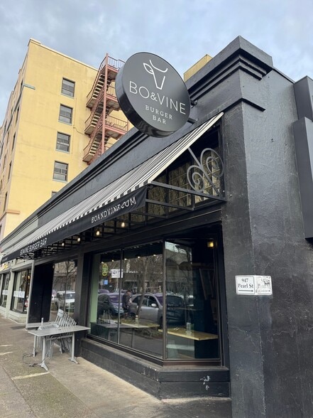 Primary Photo Of 941 Pearl St, Eugene Restaurant For Lease
