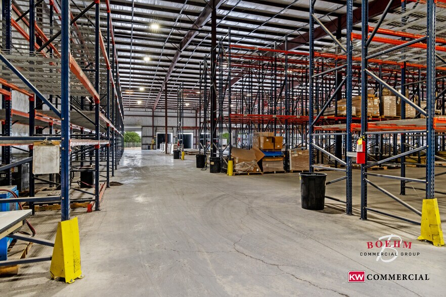 More Photos Of 109 Lupita Circle, Del Rio Distribution For Lease