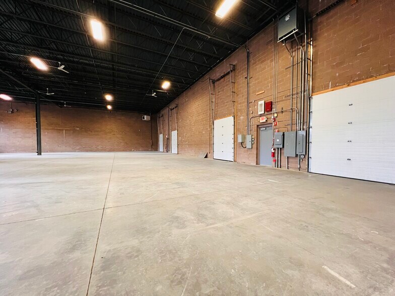 More Photos Of 190-200 Pleasant St, Rockland Manufacturing For Lease