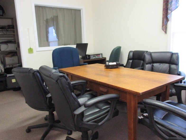 More Photos Of 456 Athens St, Jefferson Office For Sale