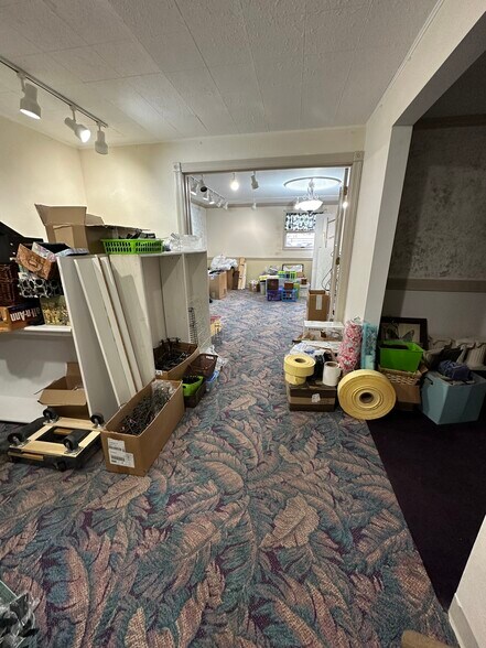 More Photos Of 1550 Dousman St, Green Bay Storefront Retail Office For Sale